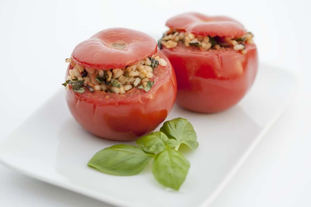Tomates Jemistes – Mit Reis gefüllte Tomaten