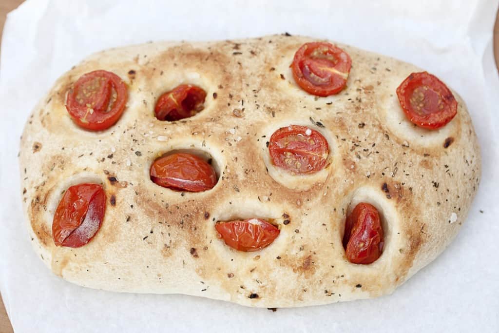 Rezept für Focaccia mit Kirschtomaten - Mediterran Kochen