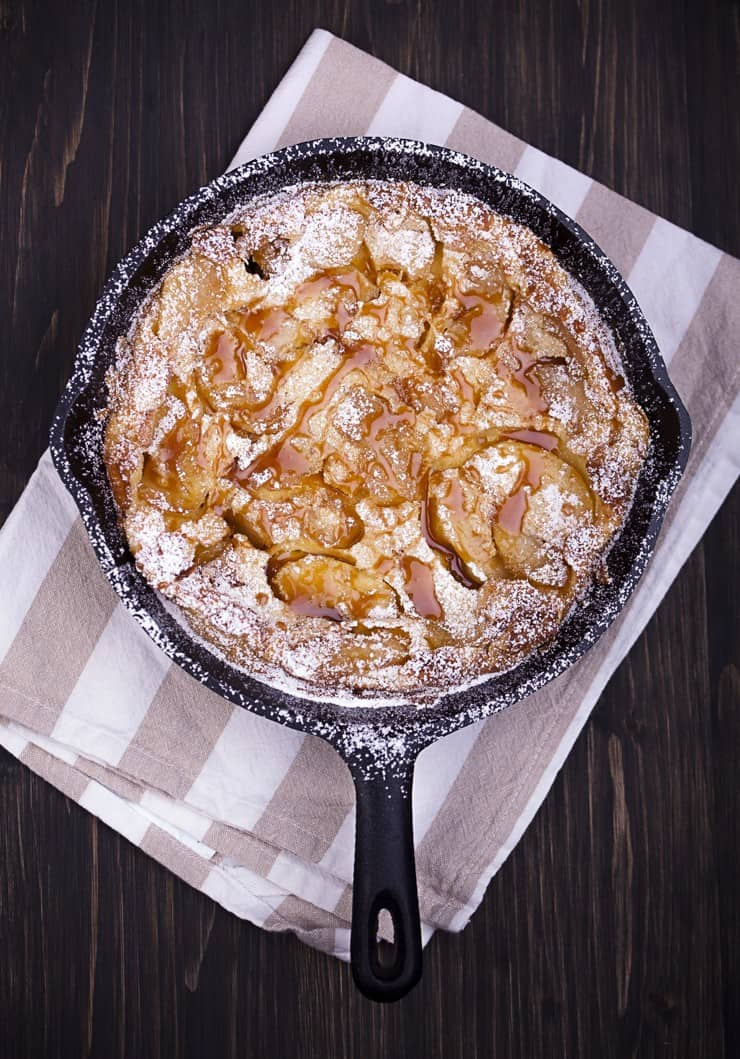 Apfelpfannkuchen mit Karamellsauce - mediterran-kochen.de